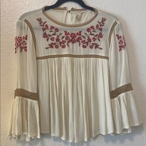 Flowery embroiders top